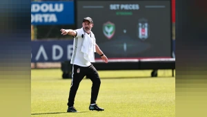 Beşiktaş'ta Vincenzo İtaliano'dan Kapsamlı Kadro Analizi: İdeal 11 Şekilleniyor