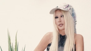 Hande Yener Avrupa Çıkarması Yaptı: Amsterdam'da "Star Gene" Mağazasını Açtı