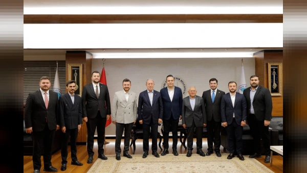 Kayseri'de Bİ'Fest Coşkusu: Başkan Büyükkılıç ve Yusuf İbiş Gençlerle Buluştu