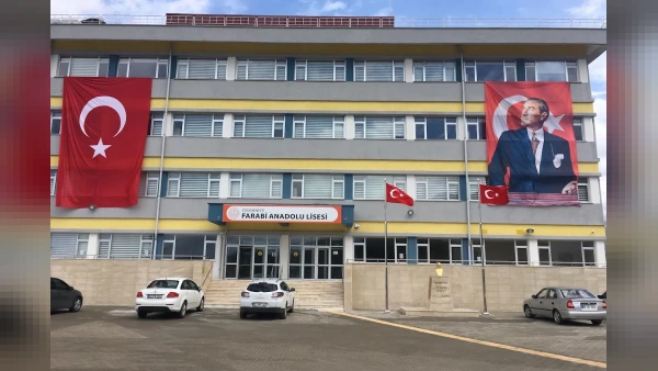 Osmaniye'de Okul Bahçesinde Kanlı Saldırı: Öğretmen Hayatını Kaybetti, Eğitime 2 Gün Ara Verildi