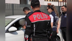 Ankara’da Okul Çevrelerinde Geniş Çaplı Güvenlik Denetimi: 48 Firari Yakalandı