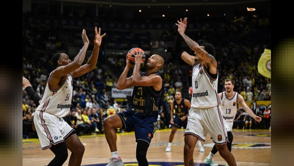 Fenerbahçe Bayern Münih'i 100-76 Mağlup Ederek EuroLeague'de İkide İki Yaptı