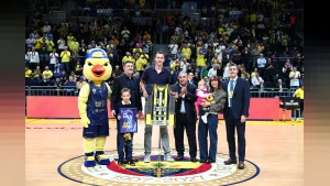 Fenerbahçe'den Jan Vesely'ye Unutulmaz Veda: Ülker Spor ve Etkinlik Salonu'nda Duygusal Anlar