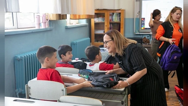 Güzelbahçe Belediyesi’nden Öğrencilere Kırtasiye Desteği