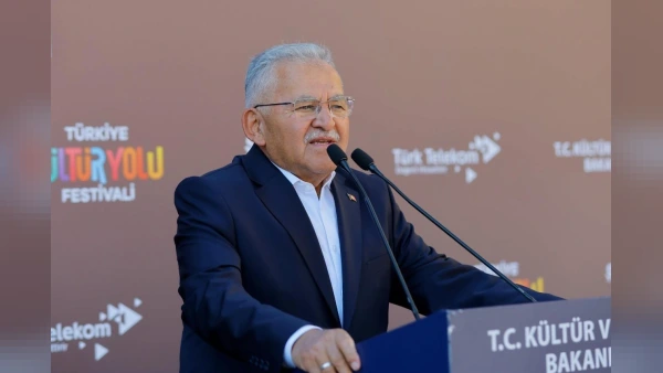 Kayseri Büyükşehir Belediyesi'nden Üniversite Öğrencilerine 10 Bin TL Nakdi Destek Başvuruları Başlıyor