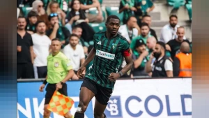 Kocaelispor'da Şok Sakatlık: Massadio Haidara Ameliyat Oldu, Anfernee Dijksteel'in Durumu Netleşti