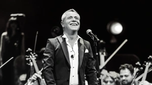 Levent Yüksel'den 30. yıla özel senfonik sürpriz: Medcezir yayında
