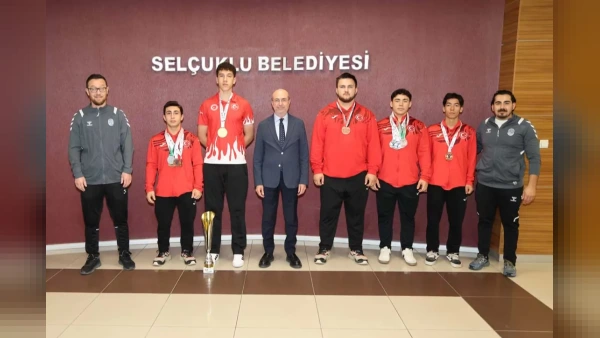Selçuklu'dan Dünya ve Avrupa Arenasında Madalya Yağmuru: Başkan Pekyatırmacı Millileri Ağırladı
