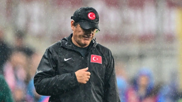 A Milli Takım İtalya'ya 4-1 Yenildi, Spor Yazarlarından Vincenzo Montella'ya Sert Eleştiriler