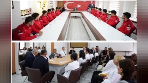 Bakan Tekin'den Dünya Şampiyonu Voleybolculara Ziyaret ve Tebrik