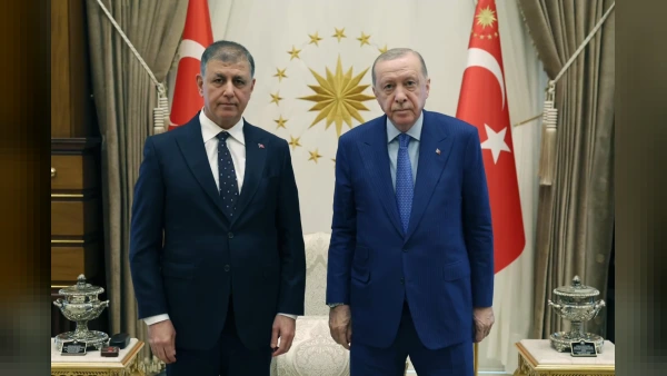Cumhurbaşkanı Erdoğan, Bağımsız İzmir Büyükşehir Belediye Başkanı Cemil Tugay'ı Külliye'de Kabul Etti