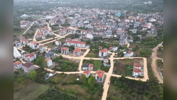 İnegöl Belediyesi Cerrah Mahallesi'nde Yeni Sokaklar İçin Sathi Kaplama Başlattı