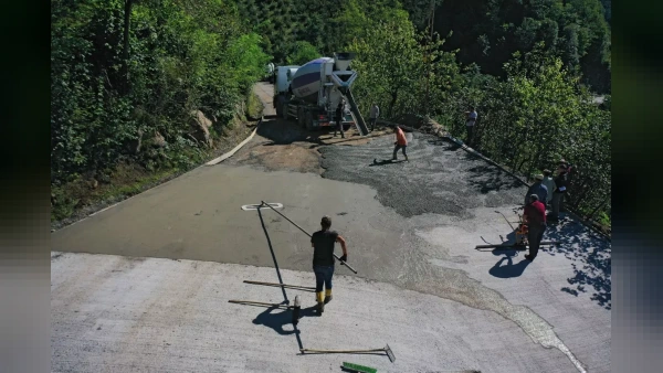 Ordu Büyükşehir Belediyesi Kabadüz Akgüney Mahallesinde Beton Yol Çalışmalarını Tamamladı