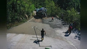 Ordu Büyükşehir Belediyesi Kabadüz Akgüney Mahallesinde Beton Yol Çalışmalarını Tamamladı