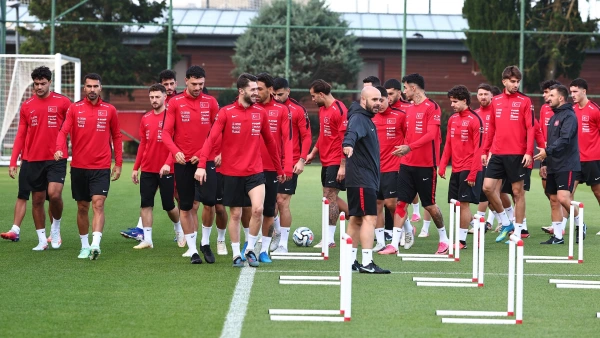A Milli Futbol Takımı'ndan Emirhan Topçu Müjdesi ve Belçika Maçı Hazırlıkları