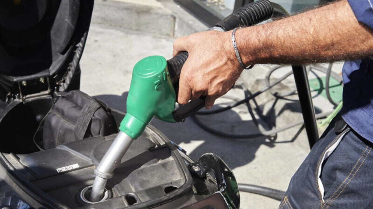 Benzinde Eşel Mobil Uygulaması Kademeli Sisteme Dönüştürüldü