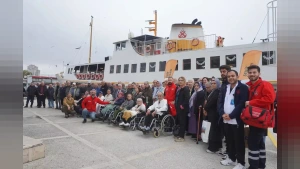 Darülaceze Sakinleri 1 Ekim Dünya Yaşlılar Günü'nde Şehir Hatları ile Denize Açıldı
