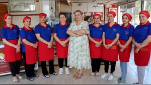 Hatay'da depremde iş yerlerini kaybeden kadın girişimci 5 şube açtı ve 40 kişiye istihdam sağladı