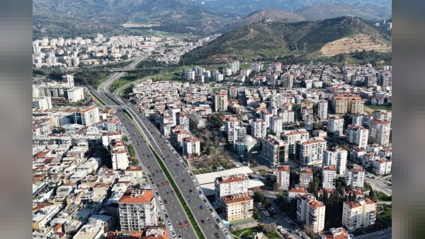 İzmir'de Girne Bulvarı ile Nazım Hikmet Bulvarı Arasında Yeni Üst Geçit Projesi