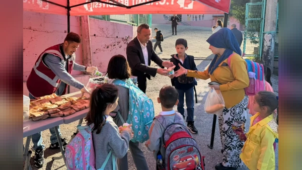 İzmit Belediyesinden Okullarda Beslenme Saati Projesi Uygulaması