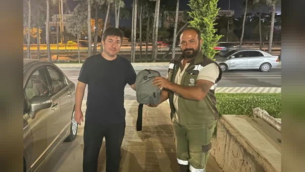 Kocaeli'de Temizlik Personelinden Örnek Davranış: 400 Bin TL Değerindeki Bilezikleri Sahibine Teslim Etti