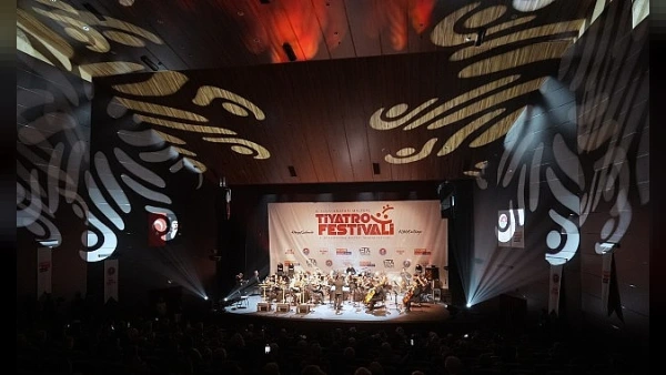8. Uluslararası Maltepe Tiyatro Festivali coşkulu bir törenle başladı