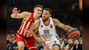 Anadolu Efes'te Mike James Şoku: Yıldız Oyuncu Ameliyat Edildi