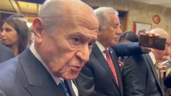 Devlet Bahçeli'den TBMM Açılışında Dikkat Çeken Çıkış ve Selamlaşma Yanıtı