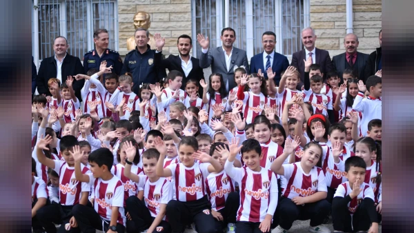 İnegölspor'dan 750 Öğrenciye Forma Desteği: Proje Yeni Dönemde de Sürüyor