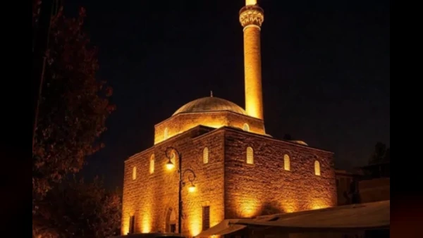 Bakan Ersoy Duyurdu: Depremde Hasar Gören 6 Tarihi Cami İbadete Açılıyor