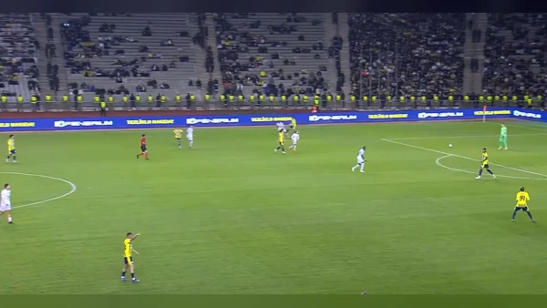 Fenerbahçe'nin Hazırlık Maçında Mason Greenwood Kırmızı Kart Gördü: Oyun 10 Dakika Durdu