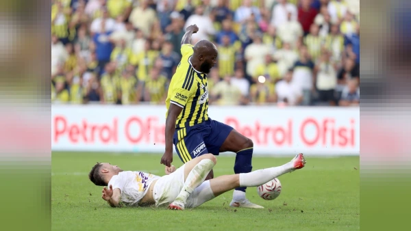 Fenerbahçe'de Muriqi Sakatlandı, Rizespor Maçında Sahne Romelu Lukaku'nun