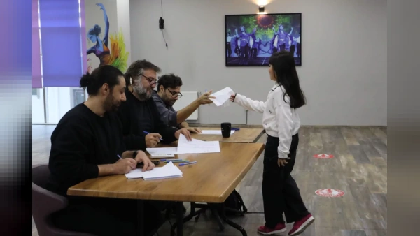 İzmit Belediyesi Sanat Akademisi'nde tiyatro seçmeleri tamamlandı