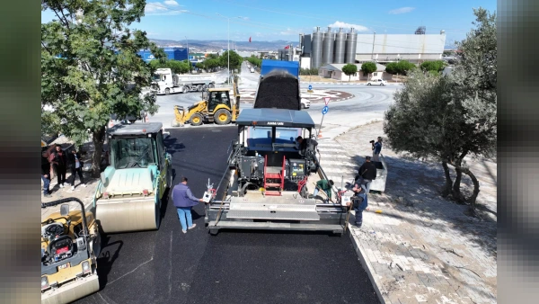 Manisa'da 2 kilometrelik sıcak asfalt çalışması tamamlandı