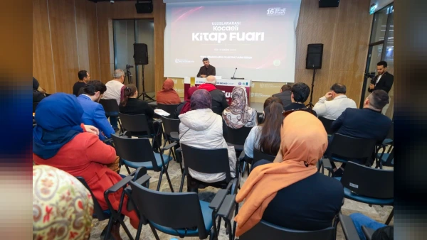 Uluslararası 16. Kocaeli Kitap Fuarı'nda Yazarlar Okurlarla Buluştu