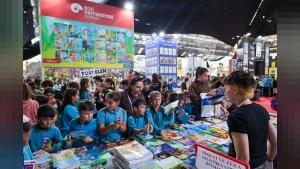 Antalya Kitap Fuarı’na öğrencilerden yoğun ilgi