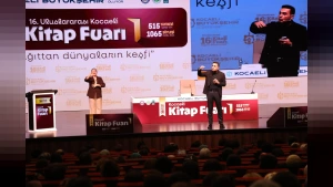 Beyhan Budak Kocaeli Kitap Fuarı'nda Mükemmeliyet Algısını Anlattı