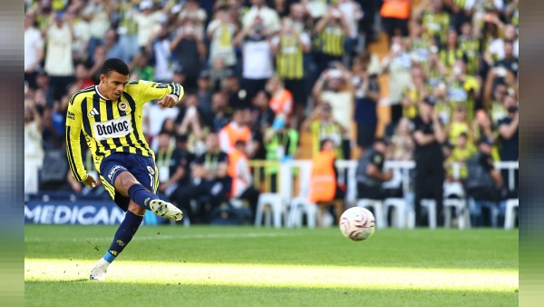 Fenerbahçe'nin Yıldızı Mason Greenwood'un Hazırlık Maçındaki Kırmızı Kartı Süper Lig'de Ceza Riski Yarattı