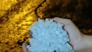 Hatay'da Ceviz Büyüklüğünde Dolu: Araçlar Hasar Gördü