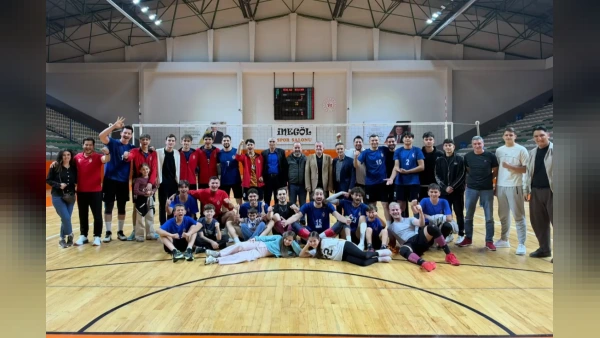 İnegöl Belediyespor Yeşilçınar Spor'u Set Vermeden Mağlup Etti