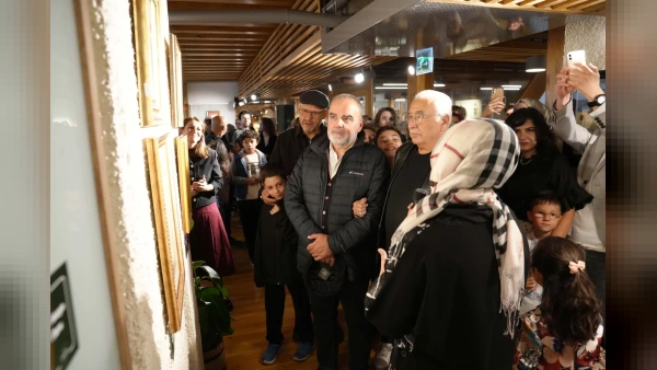 Konya Büyükşehir Belediyesi Ev Sahipliğinde Ebru Sergisi Açıldı