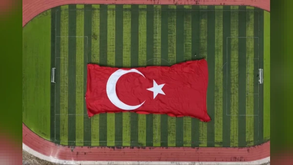 Milli Savunma Bakanlığı'ndan Gökyüzünde Dev Türk Bayrağı Rekoru