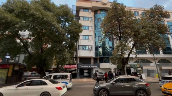 Ankara'da Otelin 6'ncı Katından Düşen Kadın Ağır Yaralandı