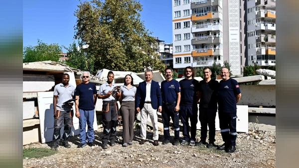 Antalya'da 'Kahraman Fareler' arama kurtarma eğitimini geçti