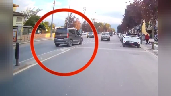 Düzce'de ters yöne giren hafif ticari araç tehlike yarattı