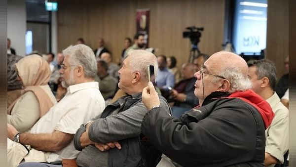 Gazeteci Zafer Şahin'den Kocaeli Kitap Fuarı'nda bilgi kirliliği uyarısı