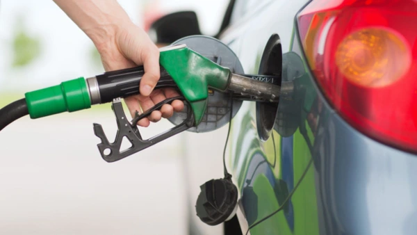 Motorinin litre fiyatına ortalama 4,90 lira indirim geldi