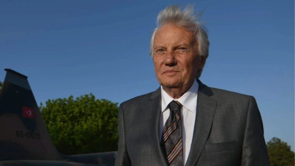 Yeşilçam'ın "Altın Çocuk" lakaplı oyuncusu Göksel Arsoy 90 yaşında vefat etti