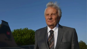 Yeşilçam'ın "Altın Çocuk" lakaplı oyuncusu Göksel Arsoy 90 yaşında vefat etti