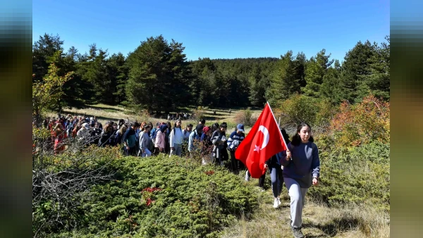 ABB Üniversitelileri Kızılcahamam'da Doğa Yürüyüşünde Buluşturdu